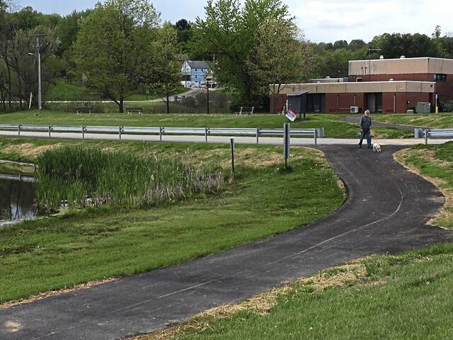 4226565_web1_gtr-UnityLakeTrail-051421