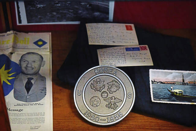 4235105_web1_gtr-lo-koreanwarshow004-091521