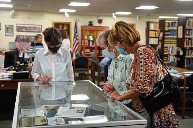 4235105_web1_gtr-lo-koreanwarshow008-091521