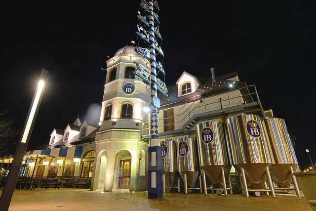4246465_web1_PTR-BarrelHofbrauhaus 4246465_web1_PTR-BarrelHofbrauhaus