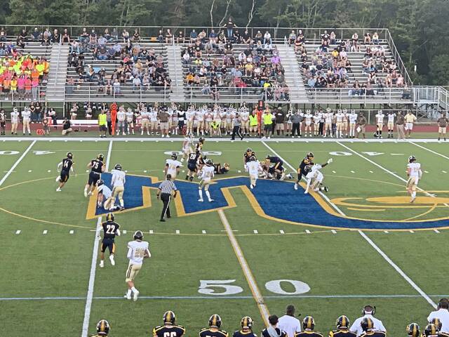 Second-half surge pushes undefeated Highlands past winless Mars