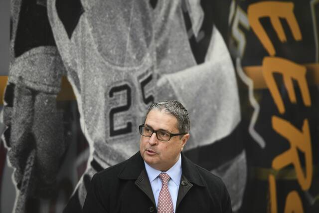 4250917_web1_ptr-hockeyhistory10-020120