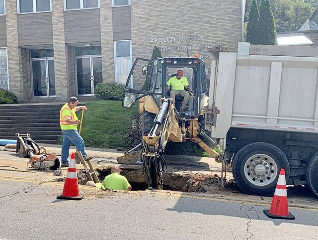 4252890_web1_vnd-ApolloSinkHole-091921