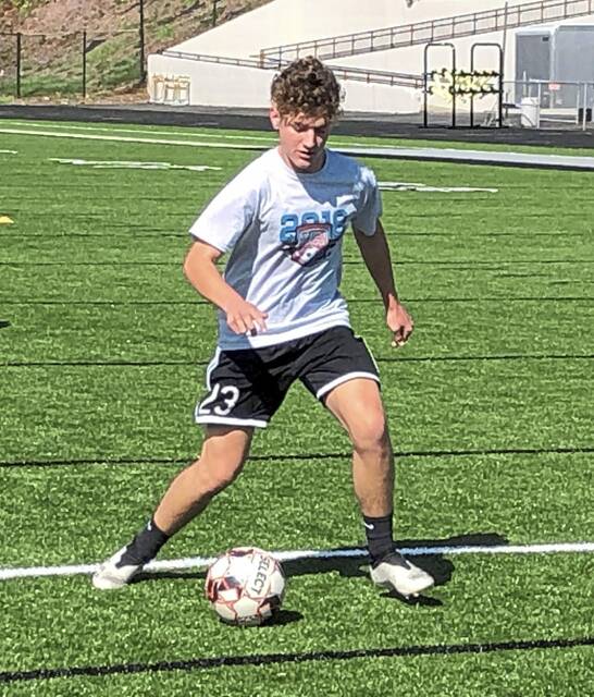 Gateway boys soccer rolls into 2nd half of Section 4-3A play at 5-1