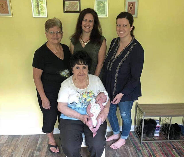4269594_web1_pal-bigfamily1-crop-100721