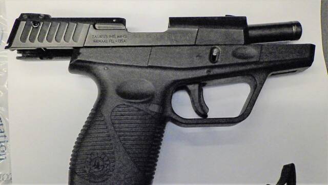 4274911_web1_ptr-anotherairportgun-090921