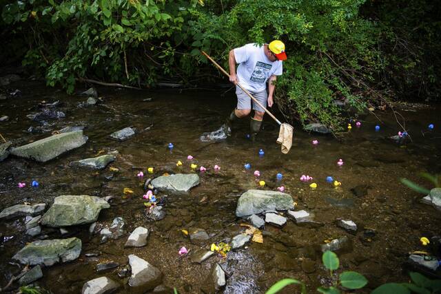 4280373_web1_gtr-lo-duckyrace1-092621