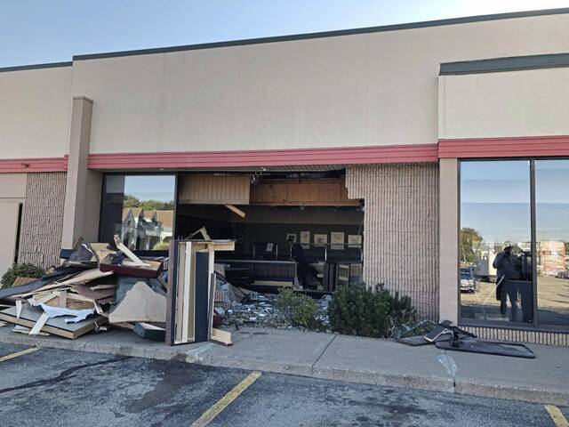 4291144_web1_Murrysville-crash