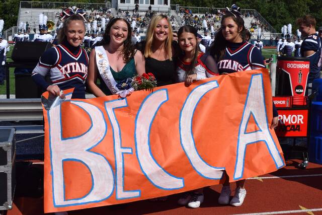 4292625_web1_sm-homecoming4-102821