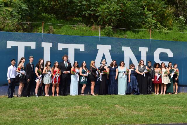 4292625_web1_sm-homecoming5-102821