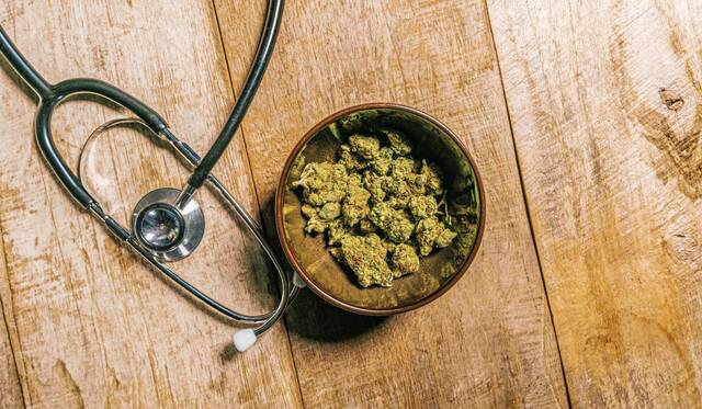 4217031_web1_gtr-GbgMedicalMarijuana20191030_0452