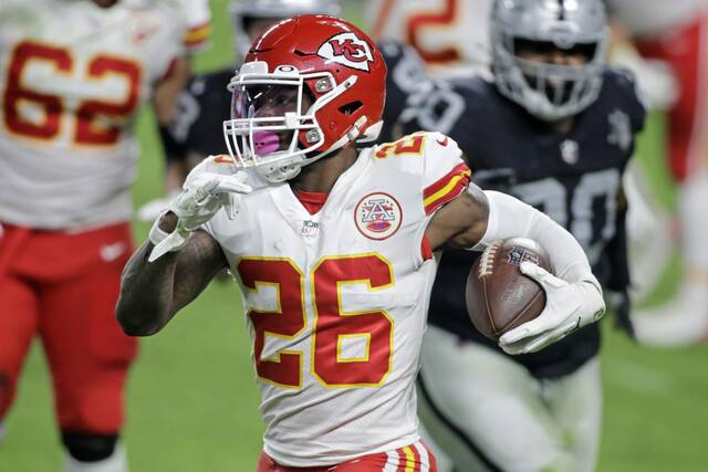 4300997_web1_ptr-LeVeon-100321