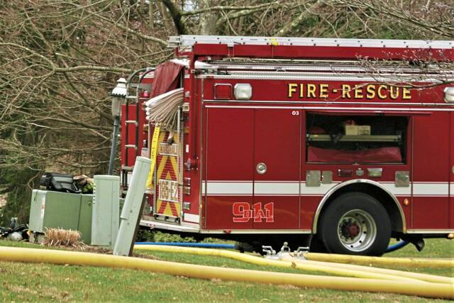 4301813_web1_WEB-fire-rescue-truck