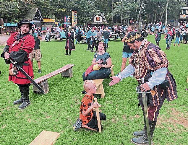 4302687_web1_VND-RenFest8-100421