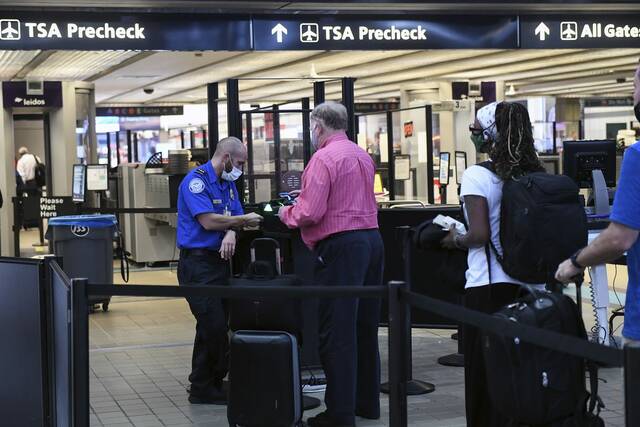 4307448_web1_ptr-AirportGuns011-100721