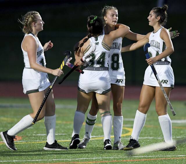 Senior captains help Pine-Richland field hockey adjust to pressure of favorite status
