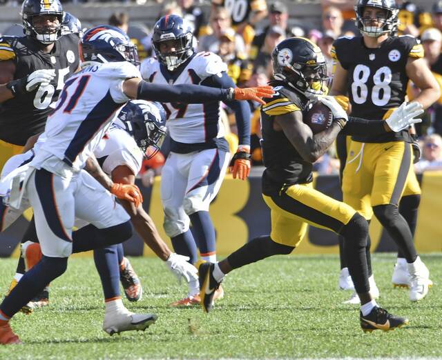 4326167_web1_ptr-SteelersBroncos15-101121
