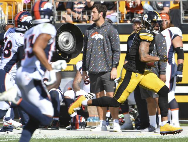 4326851_web1_ptr-SteelersBroncos01-101121