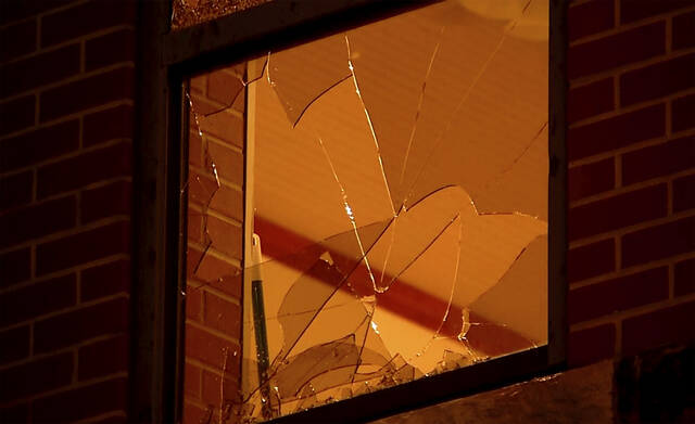 4327634_web1_4327634-5b099d2705d2464aaa33407103bcc858