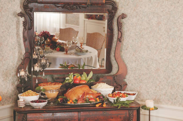 4328008_web1_hh-SmallDining2-101621
