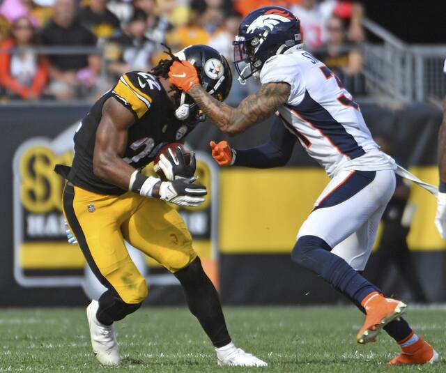 4328425_web1_ptr-steelersbroncos28-101121