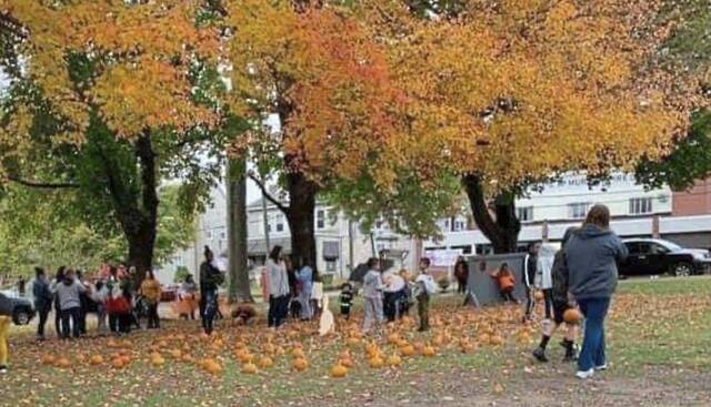 4337078_web1_vnd-VandyPumpkinPatch-101421-3