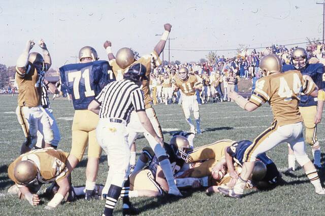 Through the Years: Quick long TD pass lifted Valley past Knoch in 1981