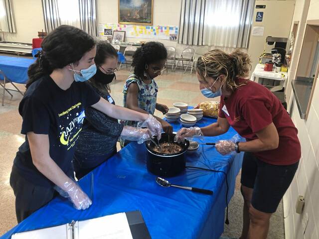 4339837_web1_VND-LeechburgCrockpot-101521