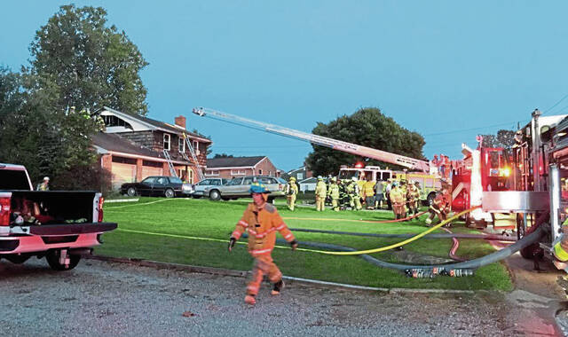 4342236_web1_gtr-HempfieldFire-101421