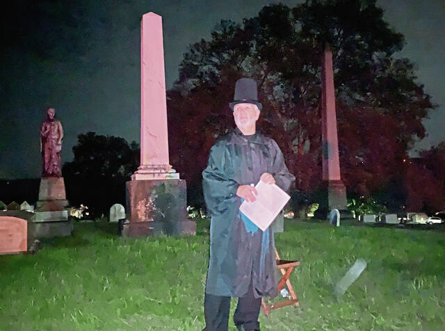4346704_web1_vnd-ghosttour5-101621--9-