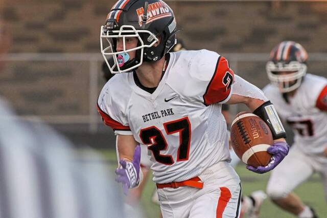 Winless a year ago, Bethel Park challenges Moon for conference title in Allegheny Six