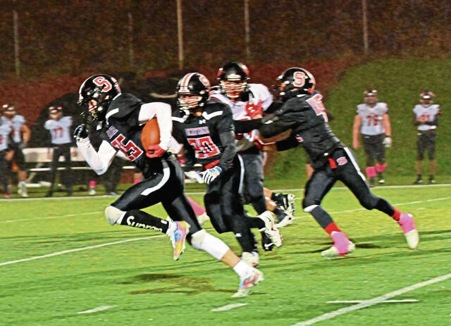 Elizabeth Forward clinches conference title with resounding win over Southmoreland