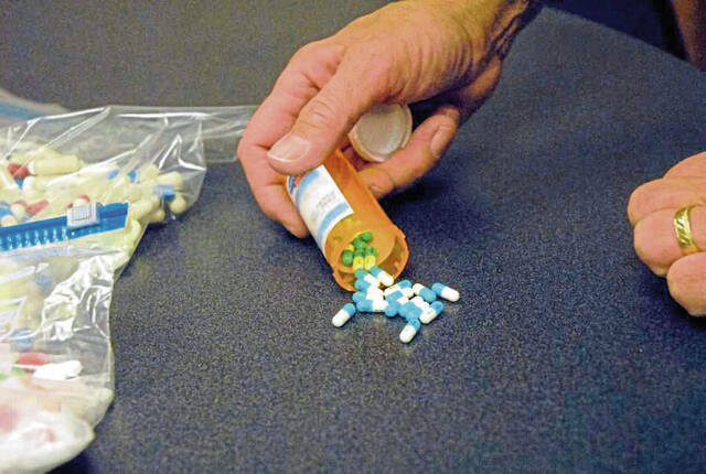 4372331_web1_drugs