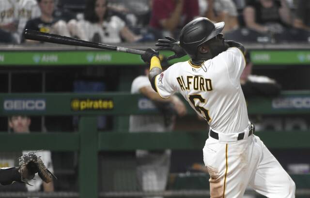 4379295_web1_gtr-BucsDbacks10-082521