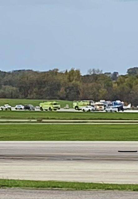 4380230_web1_Airport-incident