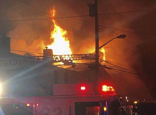 4390147_web1_ptr-perryfire-102921