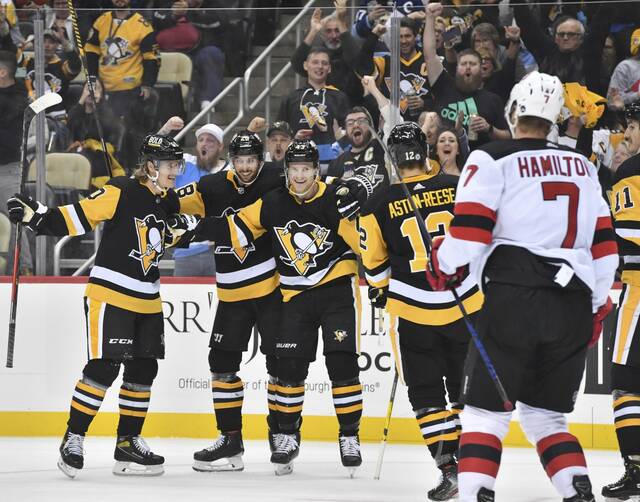 4399884_web1_ptr-PensDevils03-103121