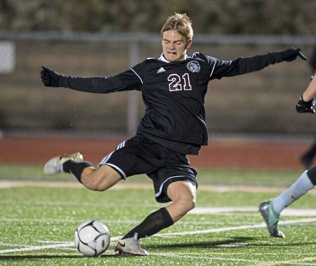 Greensburg Central Catholic blanks Springdale but loses top scorer to red card in quarterfinals