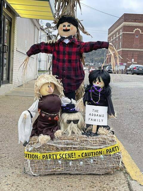 4404334_web1_vnd-scarecrowwinners-110221--1-