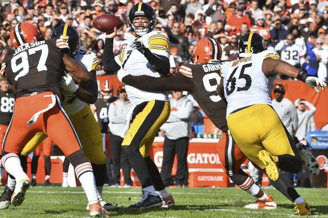 4404938_web1_ptr-steelersbrowns18-11-0121