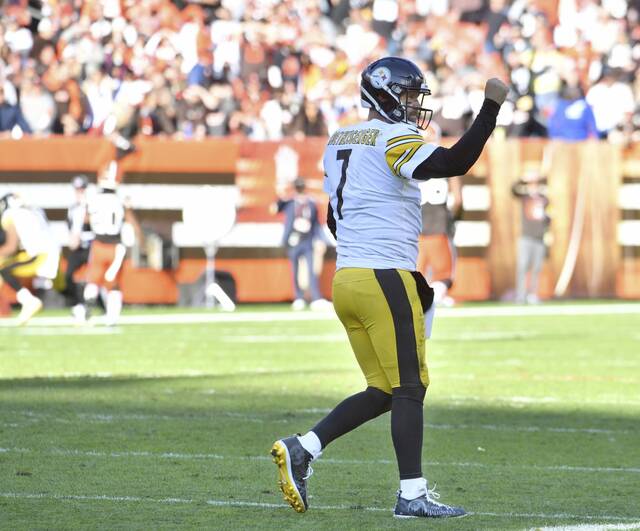 4407065_web1_ptr-SteelersBrowns12-11.0121