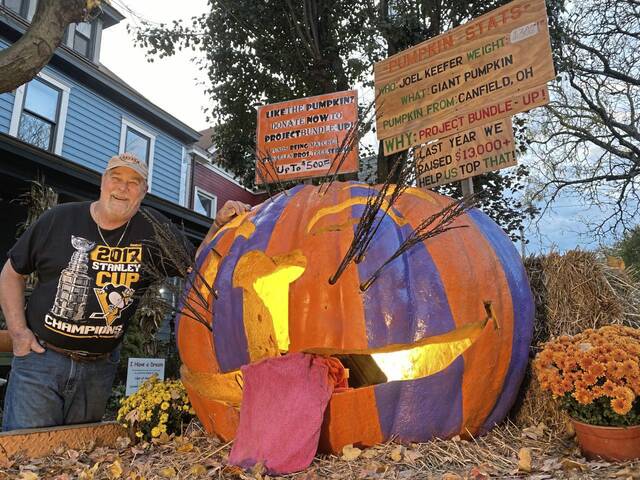 4407260_web1_her-FOGiantPumpkin-111121