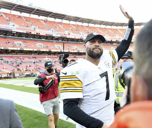 4413486_web1_ptr-SteelersBrowns10-11.0121