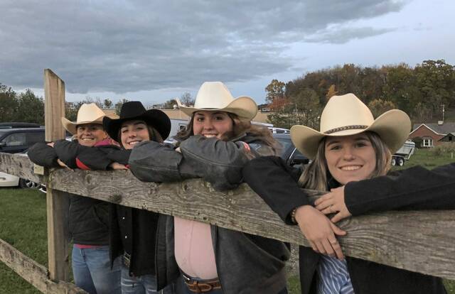 4417598_web1_gtr-BarrelRacers2-110521