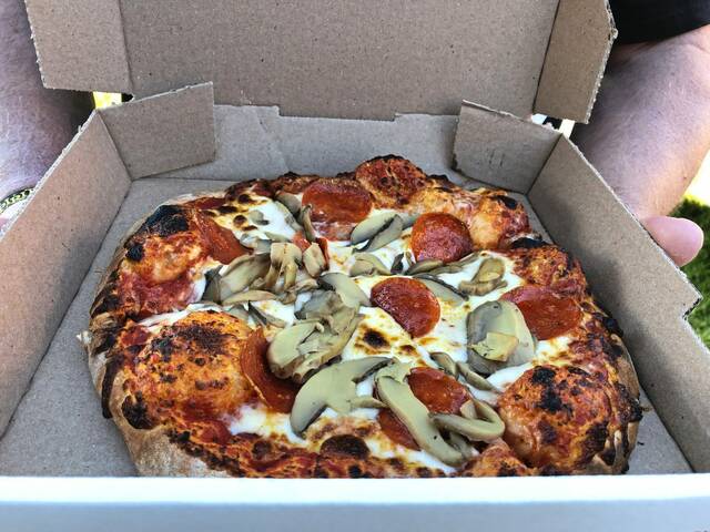 4422646_web1_vnd-arnoldfoodtrucks2-110721