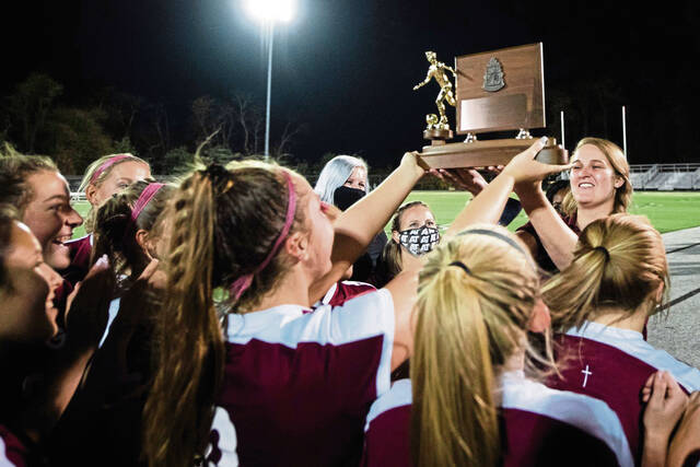 Greensburg Central Catholic girls soccer coach goes into labor on championship game day