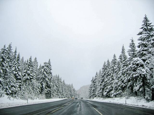 4429766_web1_WEB-snow 4429766_web1_WEB-snow