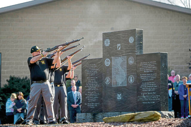 4437087_web1_vnd-lo-vetsday101-111221
