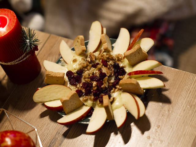 4448176_web1_hh-HolidayDishes4-112021