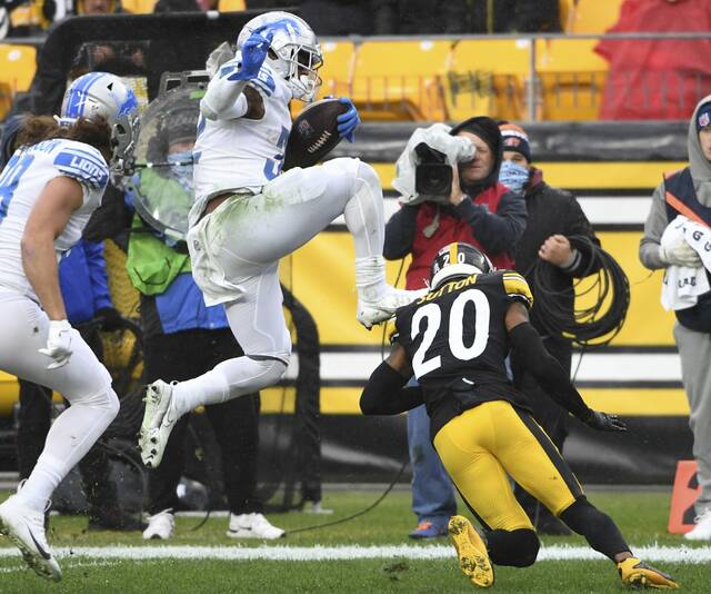 4452991_web1_ptr-SteelersLions05-11121